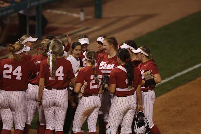 Alabama softball huddle